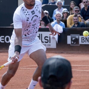 Jo-Wilfried Tsonga éliminé par le Slovaque Alex Molcan (6-4, 6-4) lors de l'Open Parc d'Auvergne Rhône Alpes à Lyon, le 16 mai 2022. © Sandrine Thesillat / Panoramic / Bestimage 