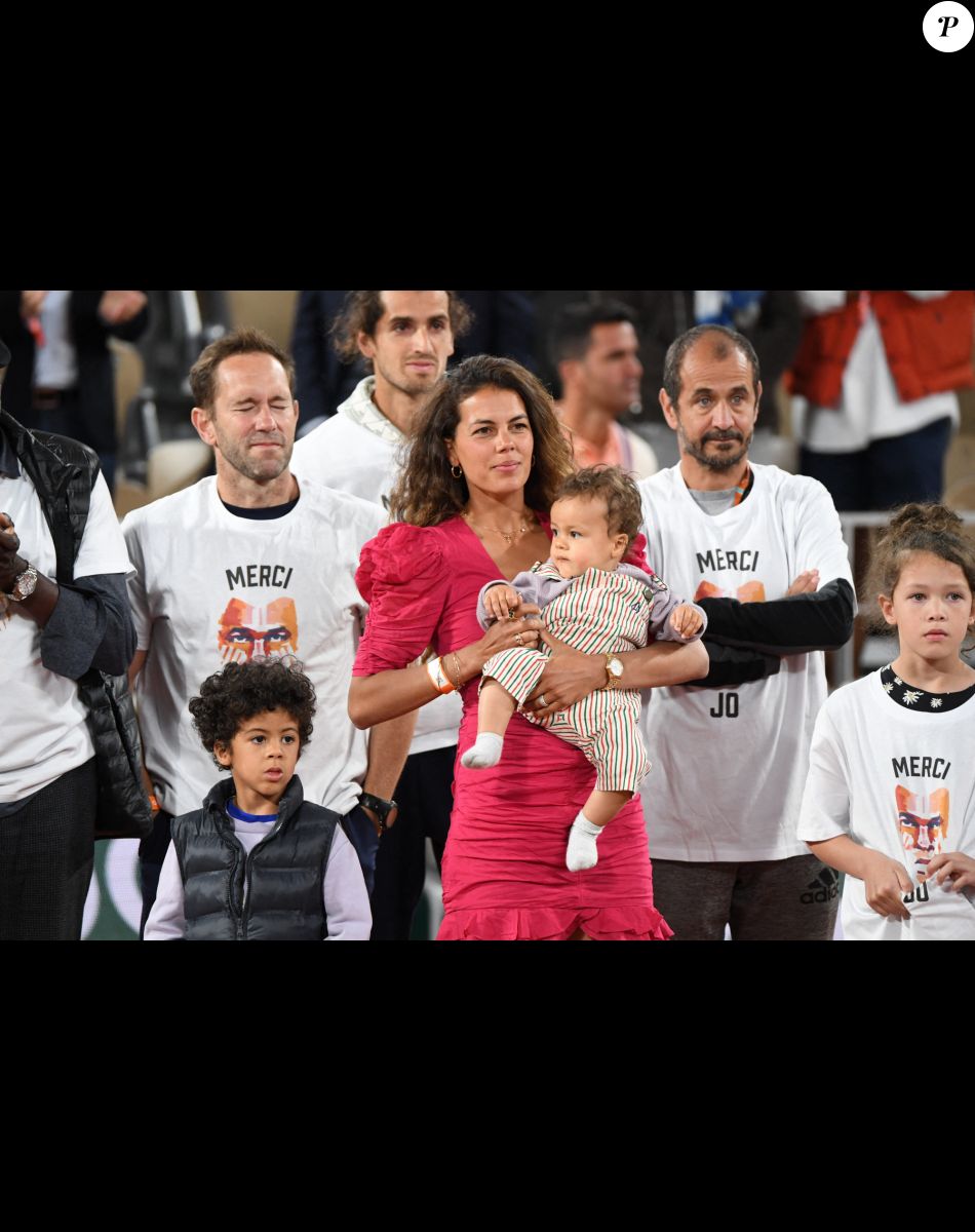 Noura El Shwekh avec ses fils - Dernier match de tennis pour Jo-Wilfried Tsonga au court Philippe-Chatrier des Internationaux de France de tennis de Roland Garros à Paris, France, le 24 mai 2022. © Chryslene Caillaud/Panoramic/Bestimage