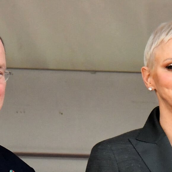 Le prince Albert II, la princesse Charlene de Monaco - Remise des prix du championnat du "Monaco ePrix" à Monaco. Le 30 avril 2022 © Bruno Bebert / Bestimage