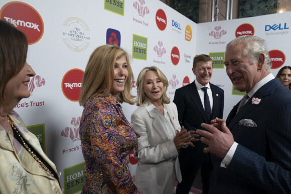 Le prince Charles, prince de Galles, Kate Garraway, Felicity Kendal et Tim Peake lors de la soirée des Princes Trust and TKMaxx & Homesense awards au Palladium à Londres, Royaume Uni, le 24 mai 2022. 