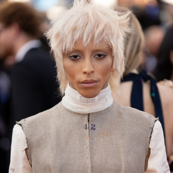 Bilal Hassani - Montée des marches du film " Elvis " lors du 75ème Festival International du Film de Cannes. Le 25 mai 2022 © Cyril Moreau / Bestimage 