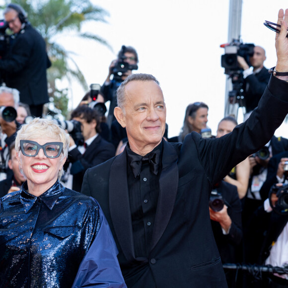 Catherine Martin, Tom Hanks - Montée des marches du film « Elvis » lors du 75ème Festival International du Film de Cannes. Le 25 mai 2022 © Olivier Borde / Bestimage  Red carpet of the movie « The Innocent » during the 75th Cannes International Film Festival. On may 24th 2022 