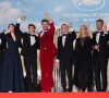 Kevin Janssens, Emilie Dequenne, Gustav De Waele, Lukas Dhont, Eden Dambrine, Léa Drucker, Marc Weiss - Montée des marches du film "Close" lors du 75ème Festival International du Film de Cannes, le 26 mai 2022