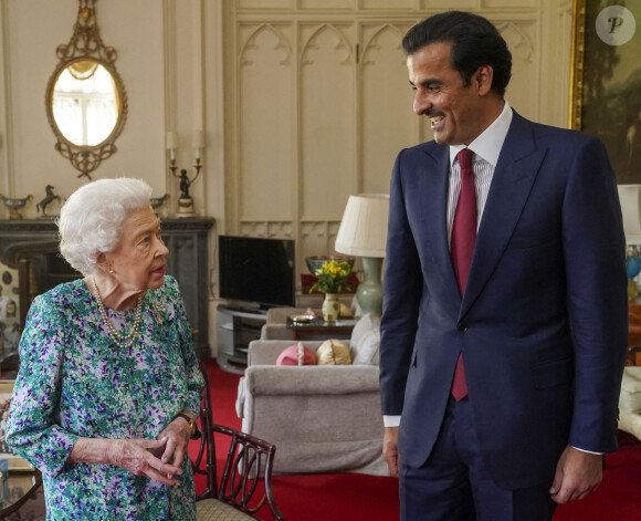 La reine Elisabeth II d'Angleterre reçoit l'émir du Qatar, le cheikh Tamim ben Hamad Al Thani au château de Windsor, à quelques jours des célébrations de son jubilé de platine. Le 24 mai 2022.