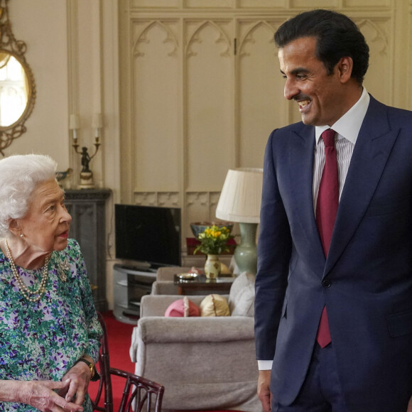 La reine Elisabeth II d'Angleterre reçoit l'émir du Qatar, le cheikh Tamim ben Hamad Al Thani au château de Windsor, à quelques jours des célébrations de son jubilé de platine. Le 24 mai 2022.