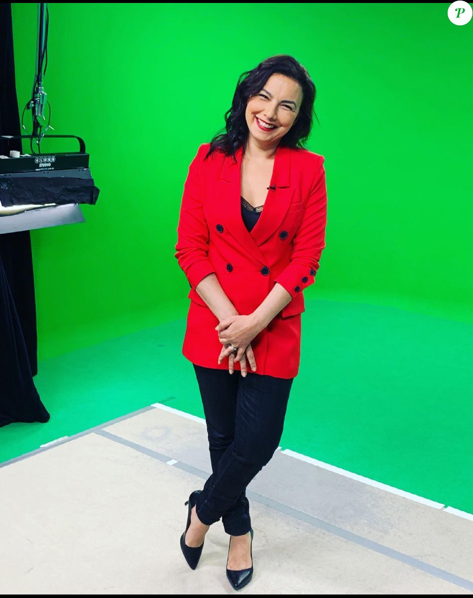 Anaïs Baydemir en plateau pour présenter la météo de France 2