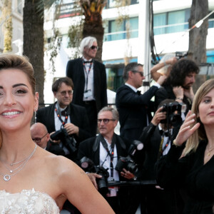 Priscilla Betti (dans une longue robe bustier Christophe Guillarmé en tulle beige appliquée de dentelle rebrodée parée avec la joaillerie Manipura) - Montée des marches du film " Un petit frère " lors du 75ème Festival International du Film de Cannes. Le 27 mai 2022 © Cyril Moreau / Bestimage 