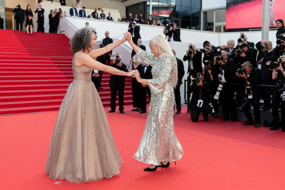 Helen Mirren, Andie MacDowell - Montée des marches du film " Un petit frère " lors du 75ème Festival International du Film de Cannes. Le 27 mai 2022 © Cyril Moreau / Bestimage 