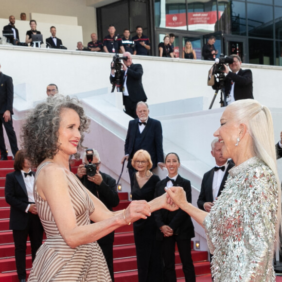 Helen Mirren, Andie MacDowell - Montée des marches du film " Un petit frère " lors du 75ème Festival International du Film de Cannes. Le 27 mai 2022 © Cyril Moreau / Bestimage 