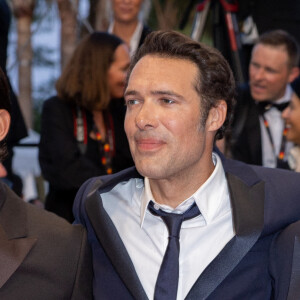 Pierre Niney, Nicolas Bedos, François Cluzet - Montée des marches du film " Mascarade " lors du 75ème Festival International du Film de Cannes. Le 27 mai 2022 © Olivier Borde / Bestimage 
