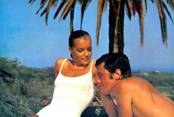 Info ( Le 29 mai 2022 marquera les 40 ans de la mort de Romy Schneider) - Archives - Alain Delon et Romy Schneider sur le tournage du film "La piscine". 1969 