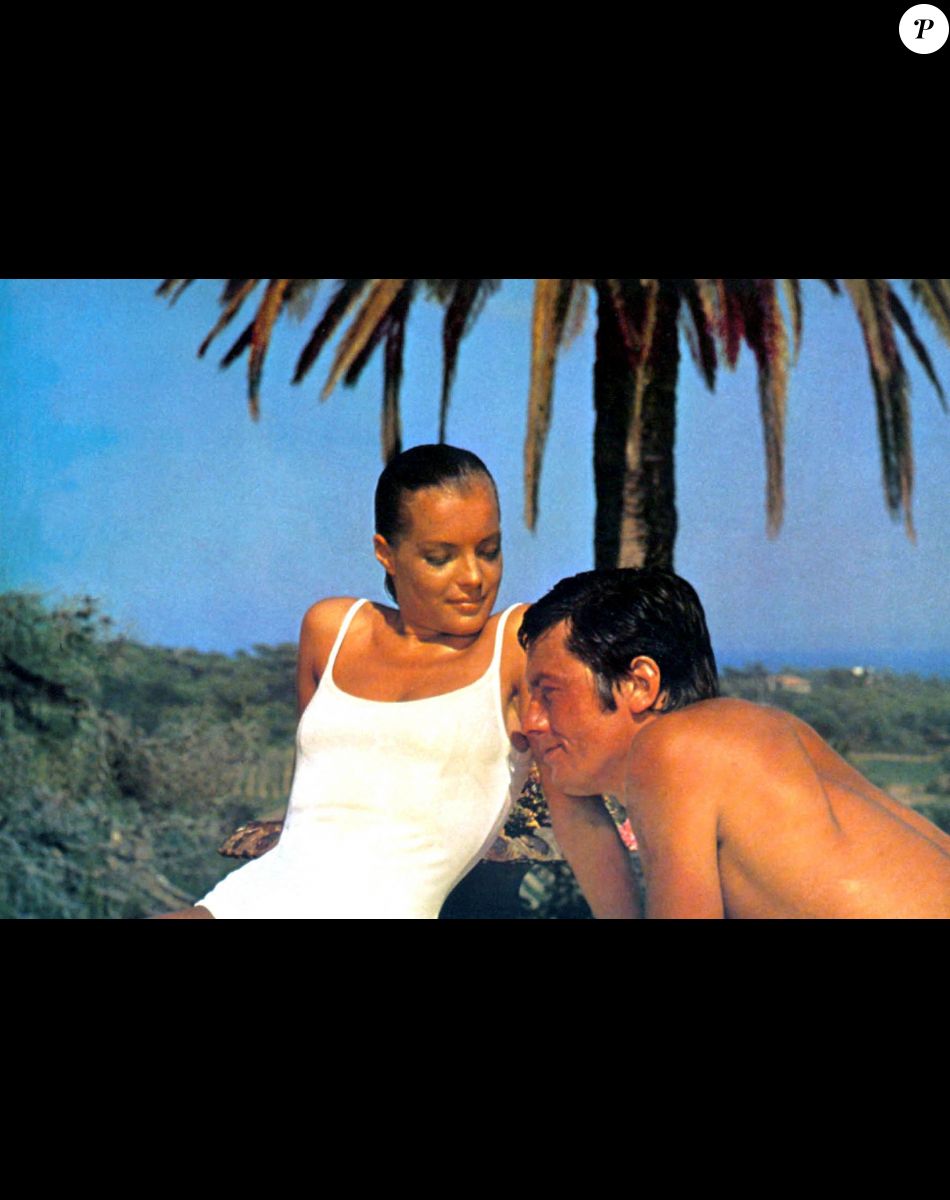 Info ( Le 29 mai 2022 marquera les 40 ans de la mort de Romy Schneider) - Archives - Alain Delon et Romy Schneider sur le tournage du film "La piscine". 1969