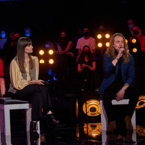 Exclusif - Clara Luciani et Julien Doré - Enregistrement de l'émission "Allez viens je t'emmène...Au Music Hall" au Studio Gabriel à Paris, qui sera diffusée le 28 mai sur France 3. Le 6 avril 2021