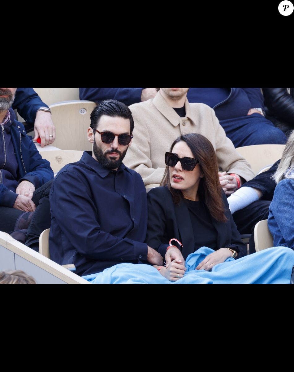 Sofia Essaïdi et son compagnon Adrien Galo - People dans les tribunes lors des Internationaux de France de Tennis de Roland Garros 2022 à Paris le 29 mai 2022. © Cyril Moreau/Bestimage