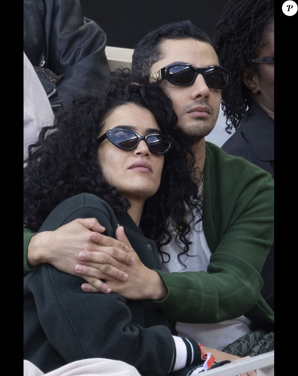 Sabrina Ouazani et Djanis Bouzyani - People dans les tribunes lors des Internationaux de France de Tennis de Roland Garros 2022 à Paris le 29 mai 2022. © Cyril Moreau/Bestimage