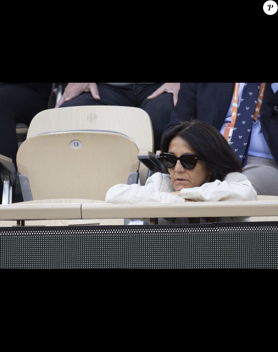 Florence Foresti - People dans les tribunes lors des Internationaux de France de Tennis de Roland Garros 2022 à Paris le 29 mai 2022. © Cyril Moreau/Bestimage