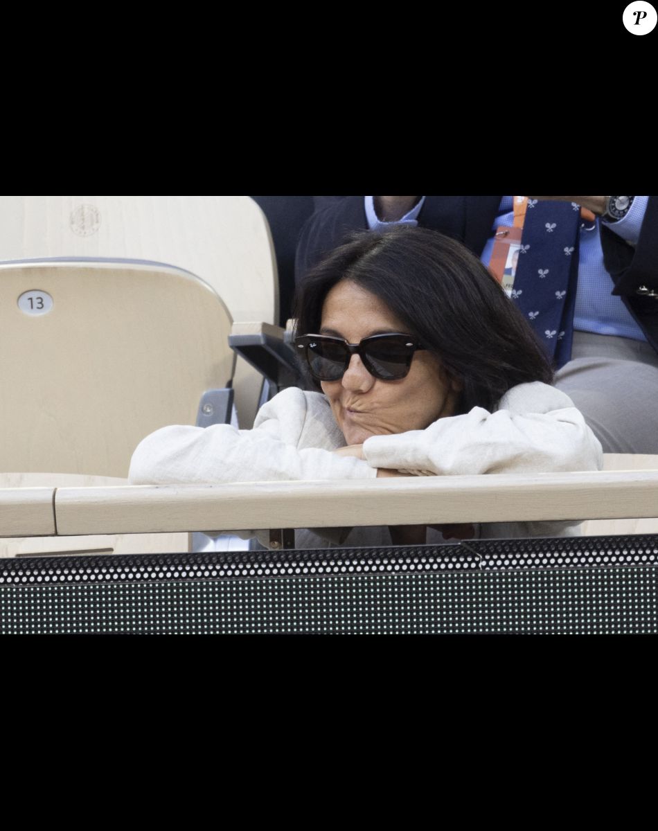 Florence Foresti - People dans les tribunes lors des Internationaux de France de Tennis de Roland Garros 2022 à Paris le 29 mai 2022. © Cyril Moreau/Bestimage