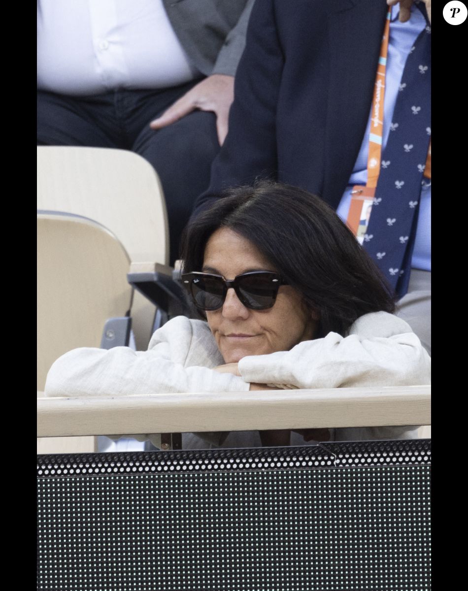 Florence Foresti - People dans les tribunes lors des Internationaux de France de Tennis de Roland Garros 2022 à Paris le 29 mai 2022. © Cyril Moreau/Bestimage