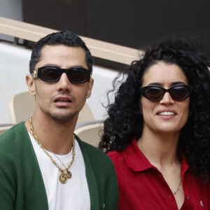 Sabrina Ouazani et Djanis Bouzyani - People dans les tribunes lors des Internationaux de France de Tennis de Roland Garros 2022 à Paris le 29 mai 2022. © Cyril Moreau/Bestimage