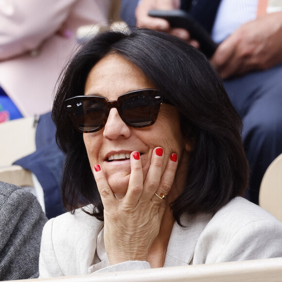 Florence Foresti - People dans les tribunes lors des Internationaux de France de Tennis de Roland Garros 2022 à Paris le 29 mai 2022. © Cyril Moreau/Bestimage