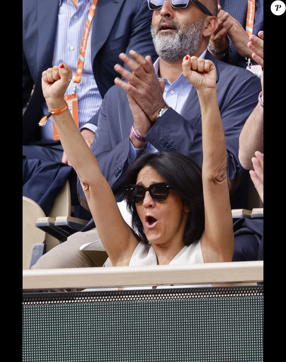 Florence Foresti - People dans les tribunes lors des Internationaux de France de Tennis de Roland Garros 2022 à Paris le 29 mai 2022. © Cyril Moreau/Bestimage