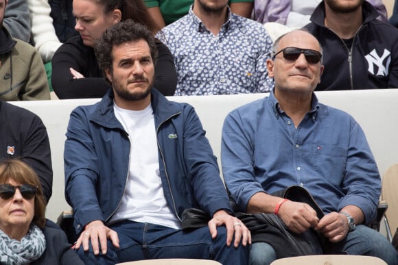 Amir Haddad et son père René-Mikhael Haddad - People dans les tribunes lors des Internationaux de France de Tennis de Roland Garros 2022 à Paris le 29 mai 2022.