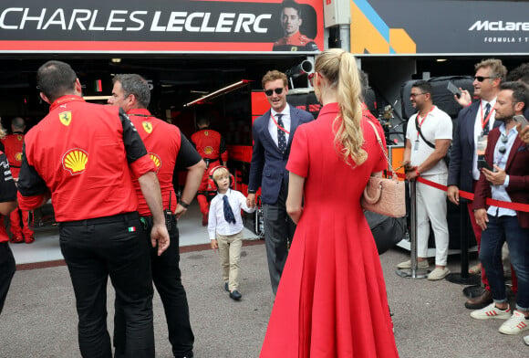 Pierre Casiraghi, son fils Francesco Casiraghi, sa femme Beatrice Borromeo lors du Grand Prix de Monaco 2022 de F1, à Monaco, le 29 mai 2022. © Jean-François Ottonello/Nice Matin/Bestimage 