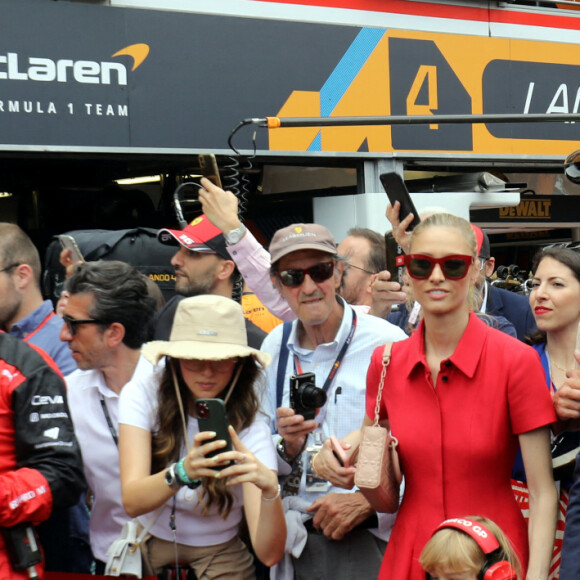 Pierre Casiraghi, son fils Francesco Casiraghi, sa femme Beatrice Borromeo, Andrea Casiraghi, Tatiana Santo Domingo lors du Grand Prix de Monaco 2022 de F1, à Monaco, le 29 mai 2022. © Jean-François Ottonello/Nice Matin/Bestimage 