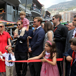 Pierre Casiraghi, son fils Francesco Casiraghi, sa femme Beatrice Borromeo, Andrea Casiraghi, Tatiana Santo Domingo lors du Grand Prix de Monaco 2022 de F1, à Monaco, le 29 mai 2022. © Jean-François Ottonello/Nice Matin/Bestimage 
