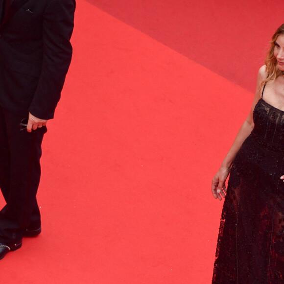 Clotilde Courau - Montée des marches du film " Les Amandiers " lors du 75ème Festival International du Film de Cannes. Le 22 mai 2022 © Giancarlo Gorassini / Bestimage 