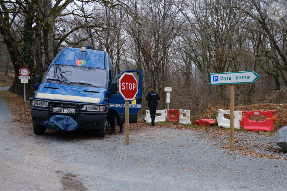 Les gendarmes sécurisant la zone de fouille près de Cagnac-les-Mines le 18 janvier 2022 afin de retrouver une trace de Delphine Jubillar