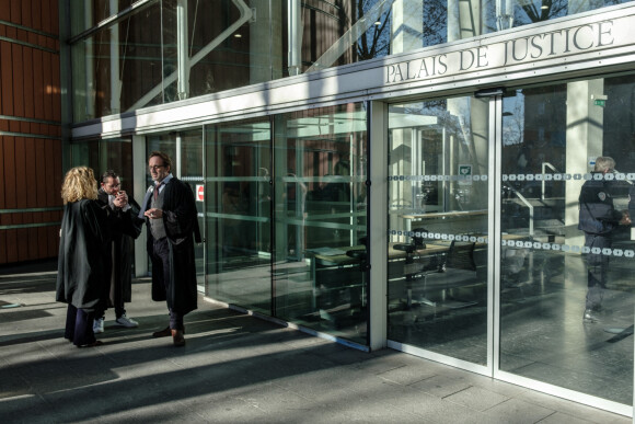 Alexandre Martin, Jean-Baptiste Alary et Emmanuelle Franck, avocats de Cédric Jubillar, devant le tribunal de Toulouse le 11 janvier 2022