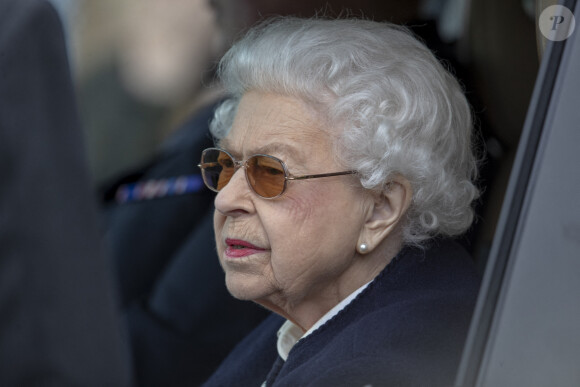La reine Elisabeth II d’Angleterre assiste au "Royal Windsor Horse Show" à Windsor, Royaume Uni, le 13 mai 2022.  The Queen looked thrilled to be at the Royal Windsor Horse Show today. She wound down the passenger window of her Range Rover and chatted to people and watched her horse Balmoral Lea competing. Queen Elizabeth has not missed the show in the past 79 years. 