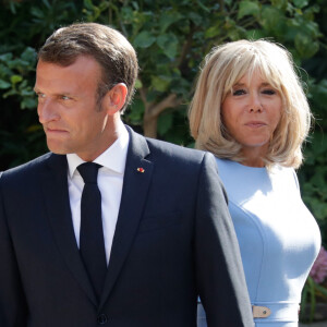 Le président de la République française Emmanuel Macron et sa femme la Première Dame Brigitte Macron au fort de Brégançon, à Bormes-les-Mimosas