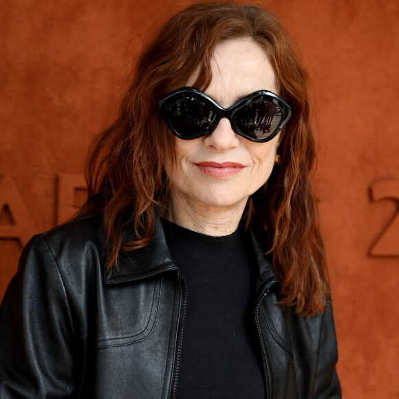 Isabelle Huppert au village (jour 12) lors des Internationaux de France de Tennis de Roland Garros 2022 à Paris, France, le 2 juin 2022. © Dominique Jacovides/Bestimage 