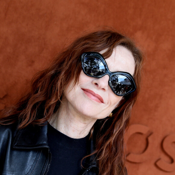 Isabelle Huppert au village (jour 12) lors des Internationaux de France de Tennis de Roland Garros 2022 à Paris, France. © Dominique Jacovides/Bestimage 