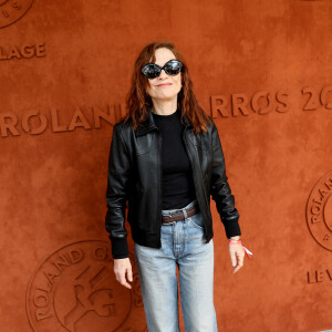 Isabelle Huppert au village (jour 12) lors des Internationaux de France de Tennis de Roland Garros 2022 à Paris, France, le 2 juin 2022. © Dominique Jacovides/Bestimage 