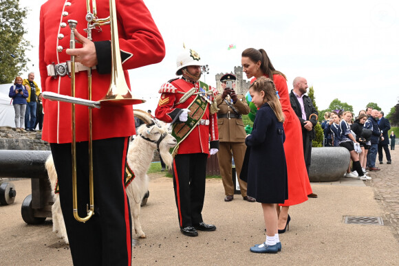 Kate Middleton et la princesse Charlotte - Visite du château de Cardiff à l'occasion du jubilé de platine de la reine d'Angleterre, le 4 juin 2022.