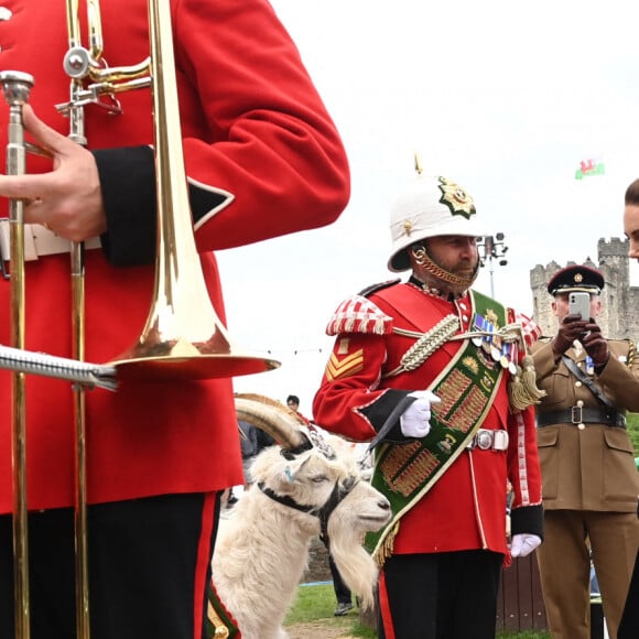 Kate Middleton et la princesse Charlotte - Visite du château de Cardiff à l'occasion du jubilé de platine de la reine d'Angleterre, le 4 juin 2022.