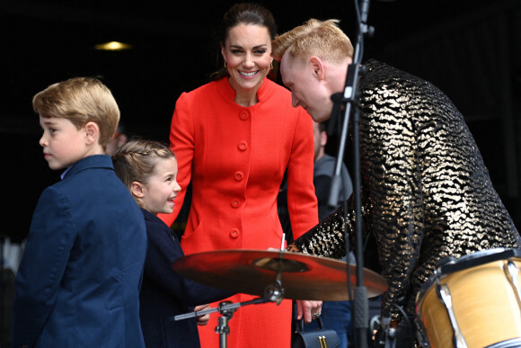 Kate Middleton, le prince George et la princesse Charlotte - Visite du château de Cardiff à l'occasion du jubilé de platine de la reine d'Angleterre, le 4 juin 2022.