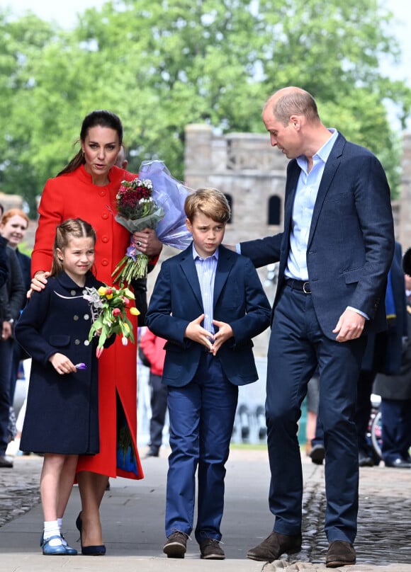 Kate Middleton, le prince William et leurs enfants, la princesse Charlotte et le prince George - Visite du château de Cardiff à l'occasion du jubilé de platine de la reine d'Angleterre, le 4 juin 2022.