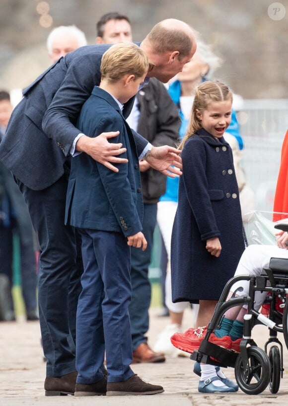 Le prince William, duc de Cambridge, le prince George de Cambridge et la princesse Charlotte de Cambridge - Visite du château de Cardiff à l'occasion du jubilé de platine de la reine d'Angleterre, le 4 juin 2022.