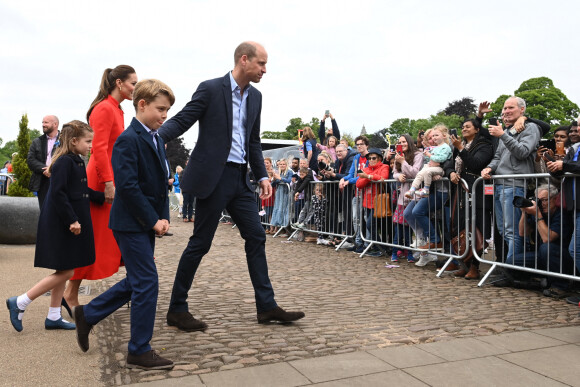 Le prince William, Kate Middleton et leurs enfants, le prince George et la princesse Charlotte - Visite du château de Cardiff à l'occasion du jubilé de platine de la reine d'Angleterre, le 4 juin 2022.