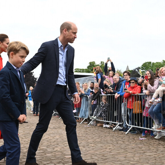 Le prince William, Kate Middleton et leurs enfants, le prince George et la princesse Charlotte - Visite du château de Cardiff à l'occasion du jubilé de platine de la reine d'Angleterre, le 4 juin 2022.