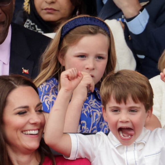 Kate Catherine Middleton, duchesse de Cambridge, le prince Louis - La famille royale d'Angleterre lors de la parade devant le palais de Buckingham, à l'occasion du jubilé de la reine d'Angleterre. Le 5 juin 2022