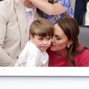 Kate Catherine Middleton, duchesse de Cambridge, le prince Louis - La famille royale d'Angleterre lors de la parade devant le palais de Buckingham, à l'occasion du jubilé de la reine d'Angleterre. Le 5 juin 2022