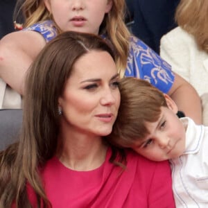 Kate Catherine Middleton, duchesse de Cambridge, le prince Louis - La famille royale d'Angleterre lors de la parade devant le palais de Buckingham, à l'occasion du jubilé de la reine d'Angleterre. Le 5 juin 2022