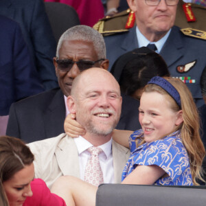 Kate Catherine Middleton, duchesse de Cambridge, Mike Tindall et Mia Tindall - La famille royale d'Angleterre lors de la parade devant le palais de Buckingham, à l'occasion du jubilé de la reine d'Angleterre. Le 5 juin 2022  Platinum Jubilee Pageant in front of Buckingham Palace, London, on day four of the Platinum Jubilee celebrations. Picture date: Sunday June 5, 2022. 