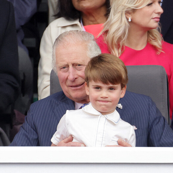 Le prince Louis, le prince Charles - La famille royale d'Angleterre lors de la parade devant le palais de Buckingham, à l'occasion du jubilé de la reine d'Angleterre. Le 5 juin 2022