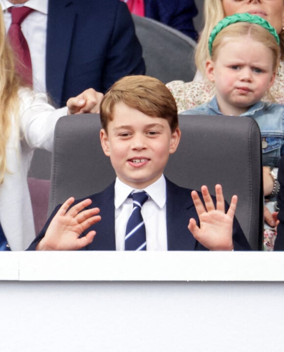 Le prince George - La famille royale d'Angleterre lors de la parade devant le palais de Buckingham, à l'occasion du jubilé de la reine d'Angleterre. Le 5 juin 2022